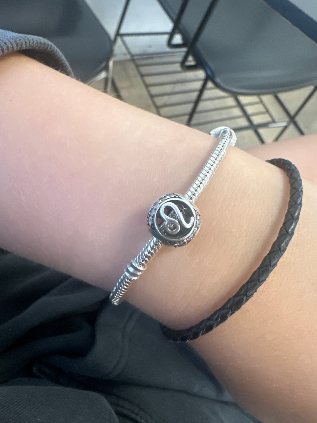 Customer photo review of Charm Horoscopo Diamantado