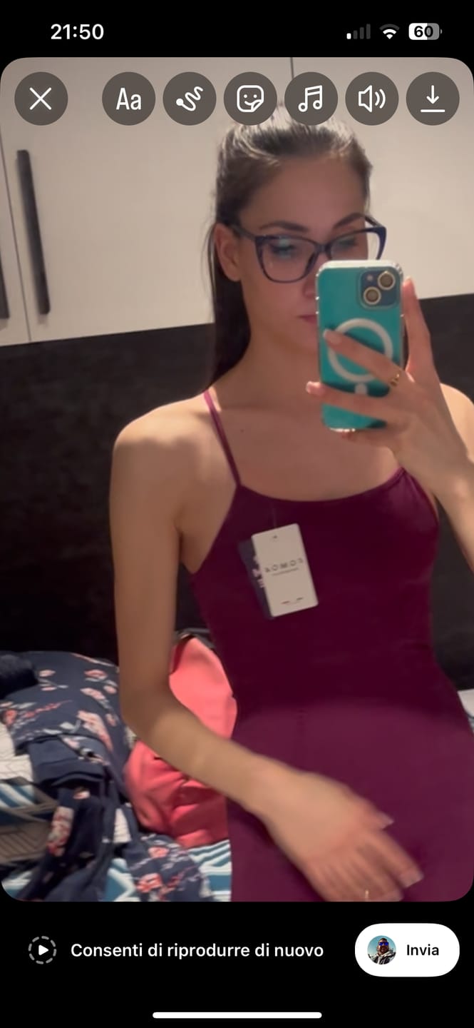 Customer photo review of Jumpsuit Lunga Teti Bretelline Dark Purple