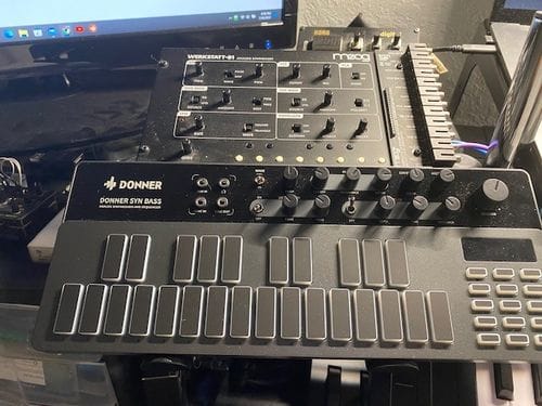 Customer photo review of Donner Essential B1  Synthesizer