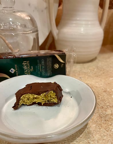 Customer photo review of Dubai Vegan Pistachio Knafeh Chocolate Bar