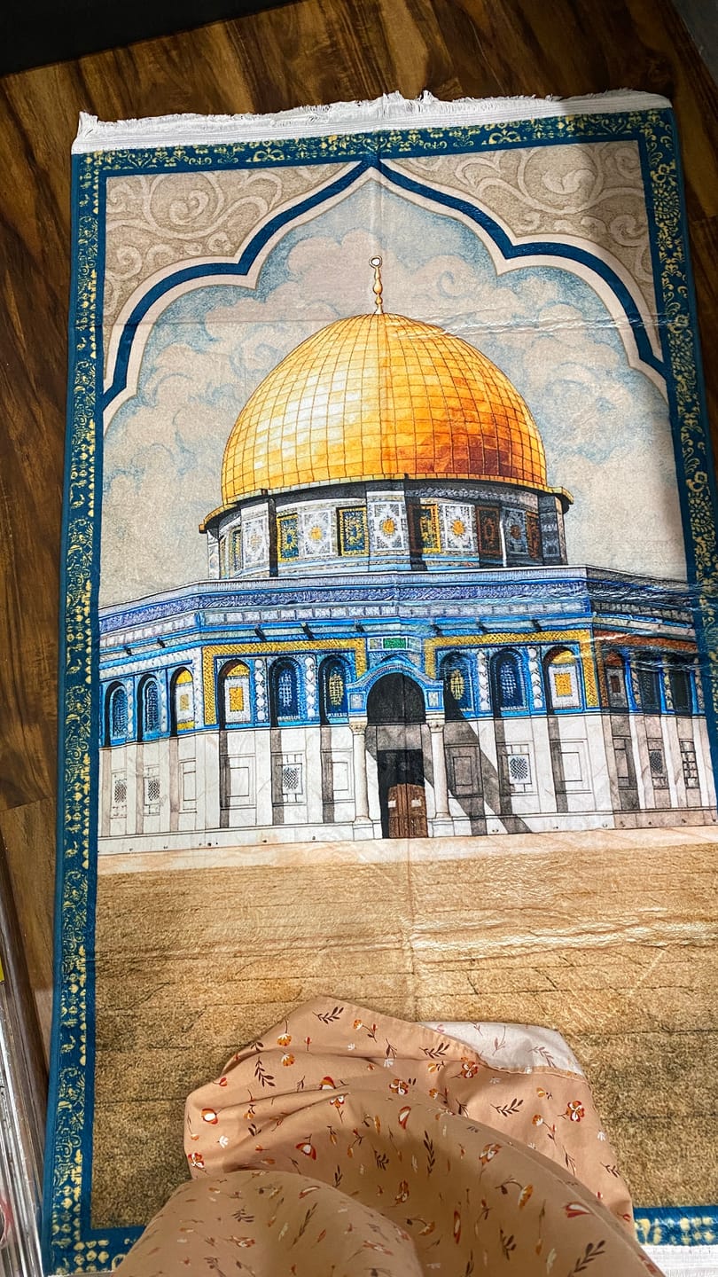 Customer photo review of Al Aqsa WaterColour  Padded Prayer Mat