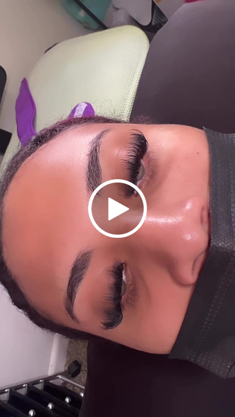 Customer video review of Premium Eyelash Extensions 0.05mm