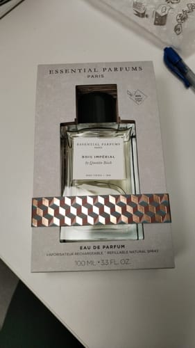 Customer photo review of ESSENTIAL PARFUMS - BOIS IMPÉRIAL