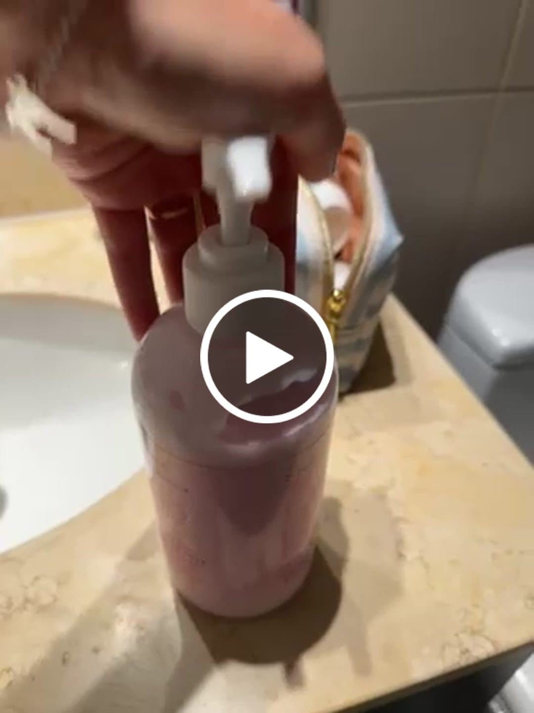 Customer video review of Crema de Cuerpo Reafirmante e Hidratante Cotton Candy 500 ml