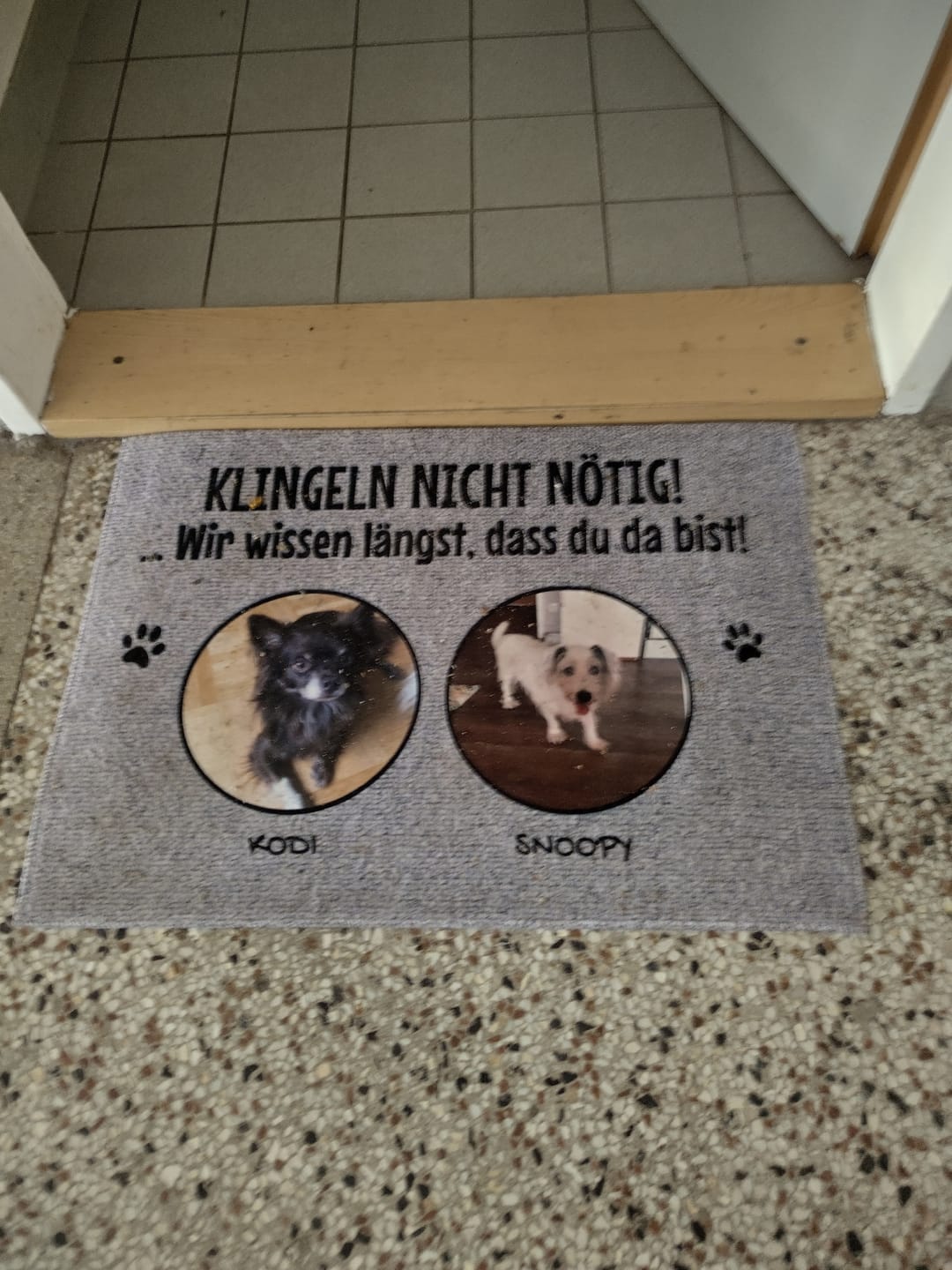 Customer photo review of Klingeln nicht nötig mit Foto - individuelle Fußmatte