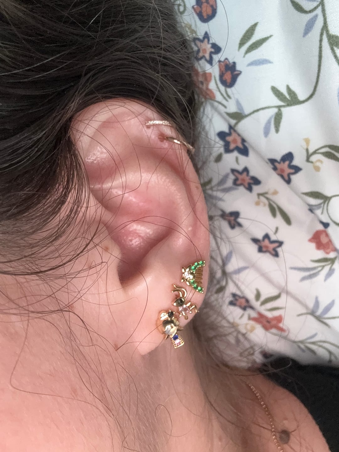 Customer photo review of Aretes Princesas Studs