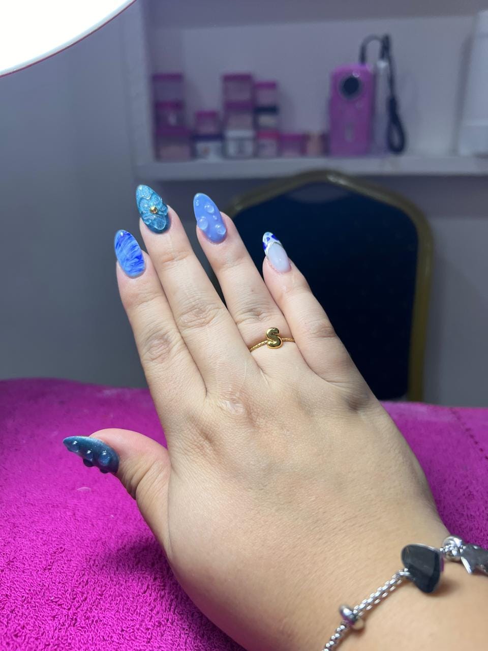 Customer photo review of Anillo Letras Mini