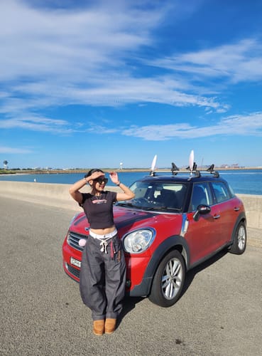 Customer photo review of American Vintage Raw Color Embroidered Curved Blade Jeans