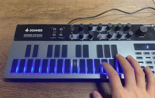 Customer photo review of Donner Essential B1  Synthesizer