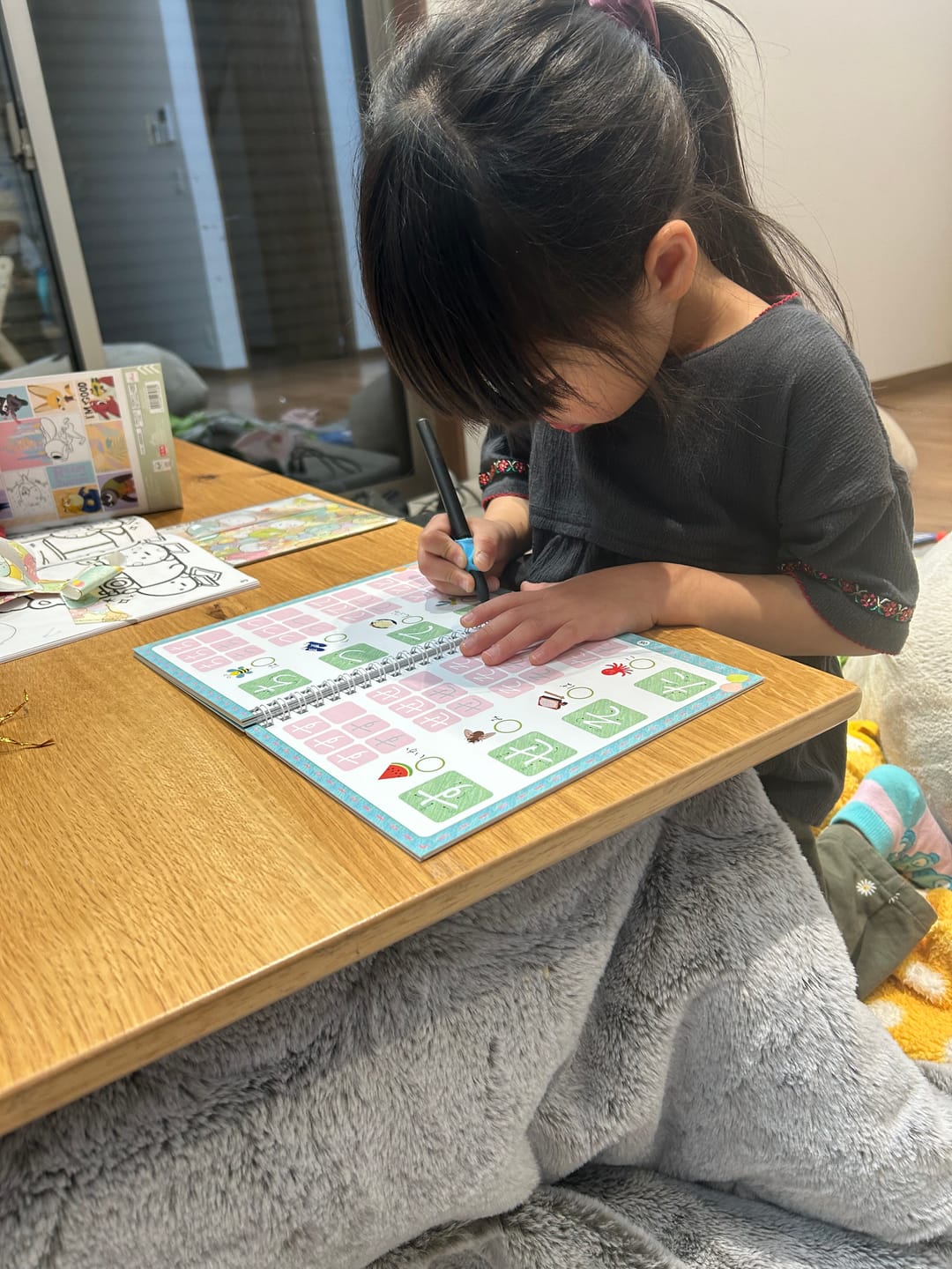 Customer photo review of まほうのドリル専用ペン(替芯5本・矯正グッズ付)