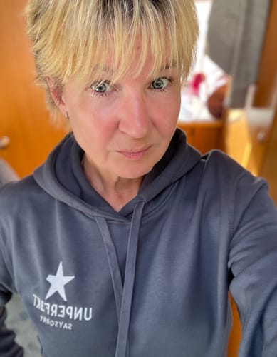 Customer photo review of Organic unisex Hoodie »Unperfekt« Stern vorne bestickt, hinten bedruckt