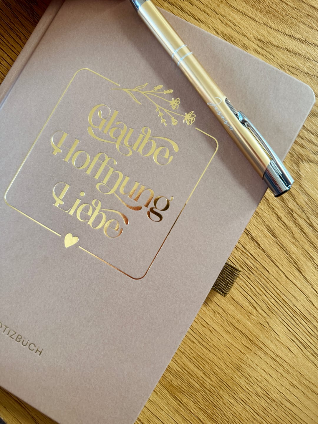 Customer photo review of Notizbuch "Glaube Hoffnung Liebe" · A5 · Hardcover mit Goldglanz Prägung