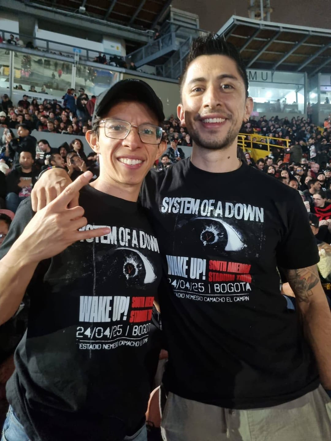 Customer photo review of Camiseta Algodon Doble Estampado System Of A Down Tour Wake Up 2025