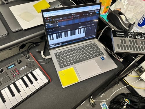 Customer photo review of Donner Essential B1  Synthesizer