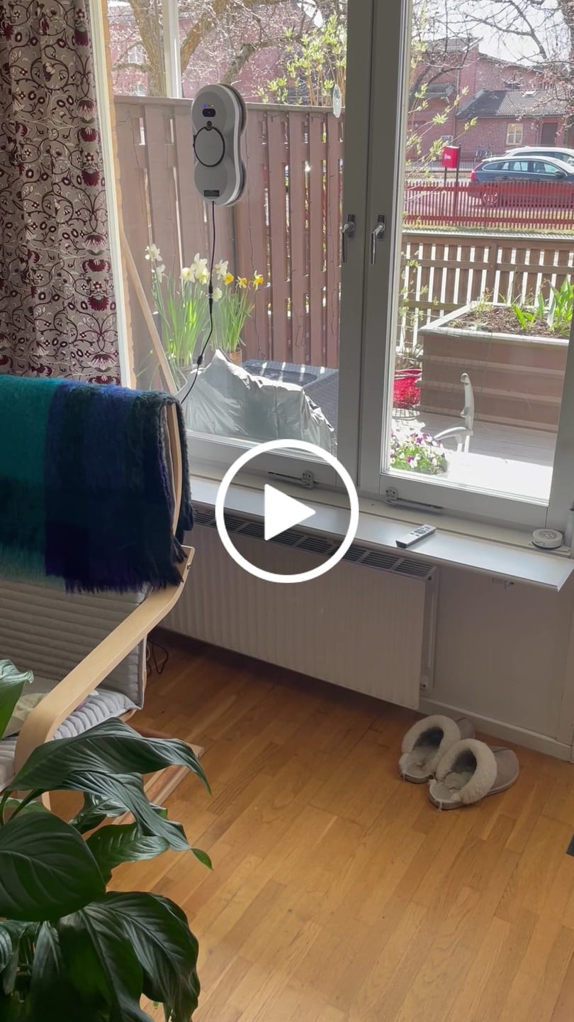 Customer video review of Fönsterputsrobot HCR-10 med sprayfunktion
