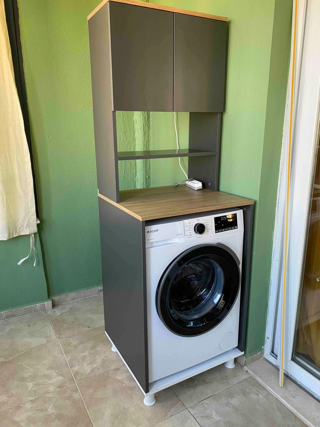 Customer photo review of Rani KD101 Çamaşır Makinesi Dolabı 3 Raflı Kapaklı Banyo Dolabı Antrasit - Sepet Ceviz
