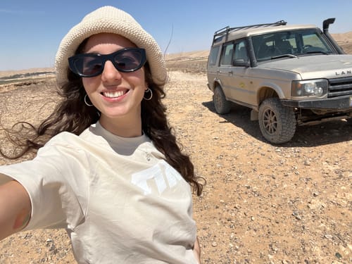 Customer photo review of טי צבי לוגו את