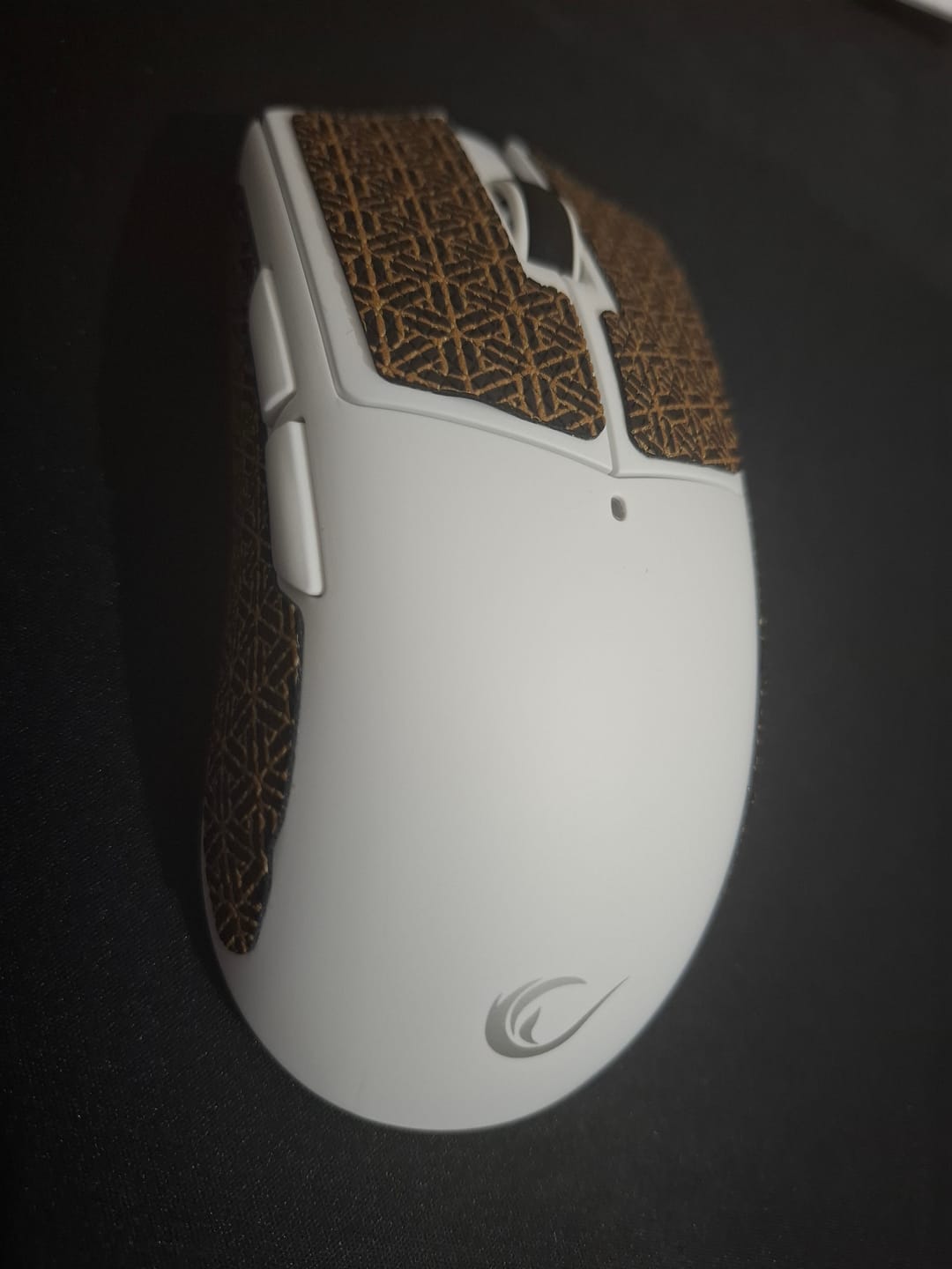 Customer photo review of Blitz Ultimate 8K Kablosuz Oyuncu Mouse - Beyaz