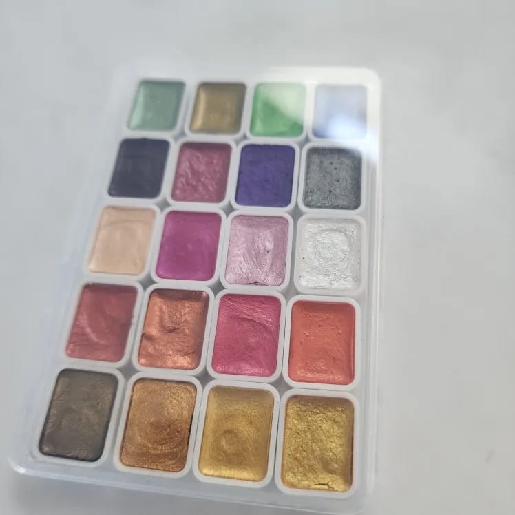 Customer photo review of 20-Color Metal Watercolor Set