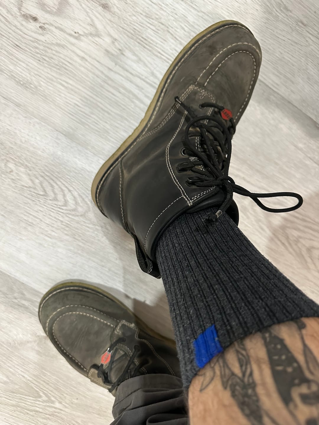 Customer photo review of Bluepacca Alpaca Socks