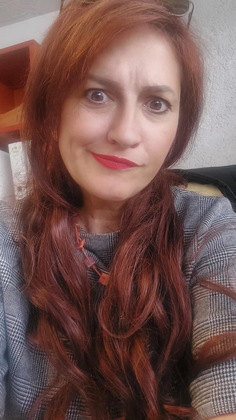 Customer photo review of Red Vino Wavy (18 Inch)