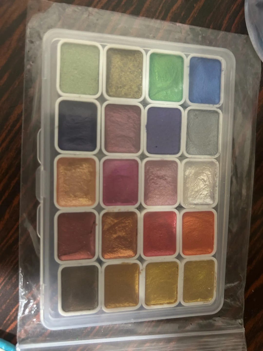 Customer photo review of 20-Color Metal Watercolor Set
