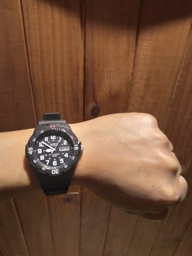 Customer photo review of Reloj Casio Análogo MRW-200H-1BV Negro Buceo