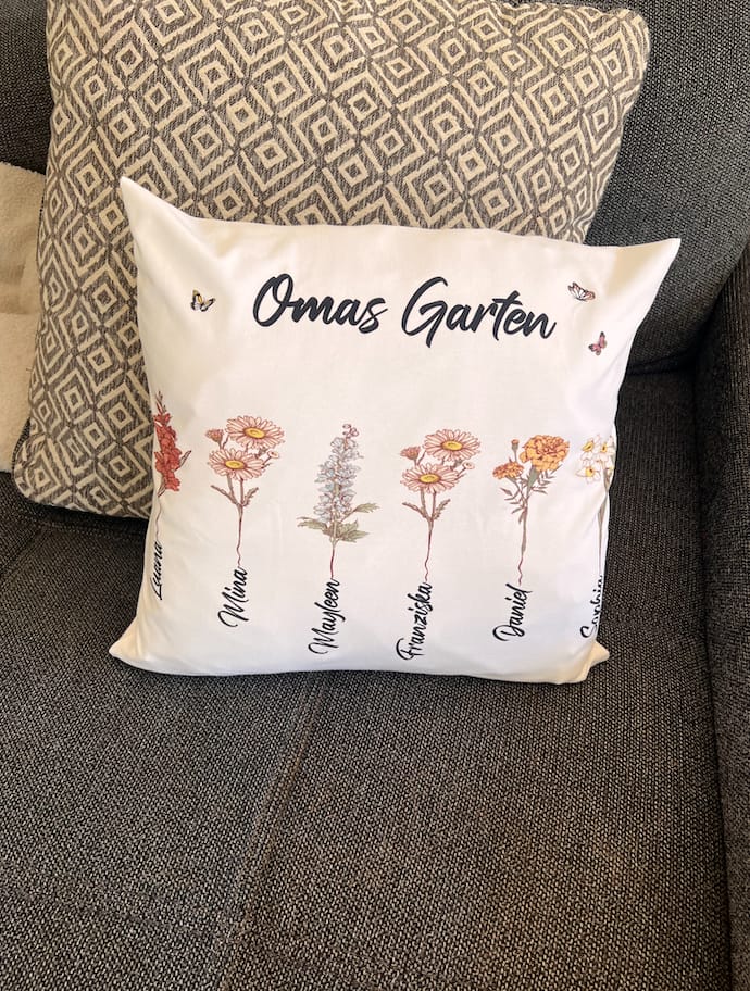 Customer photo review of Personalisiertes Kissen - "Omas Garten"