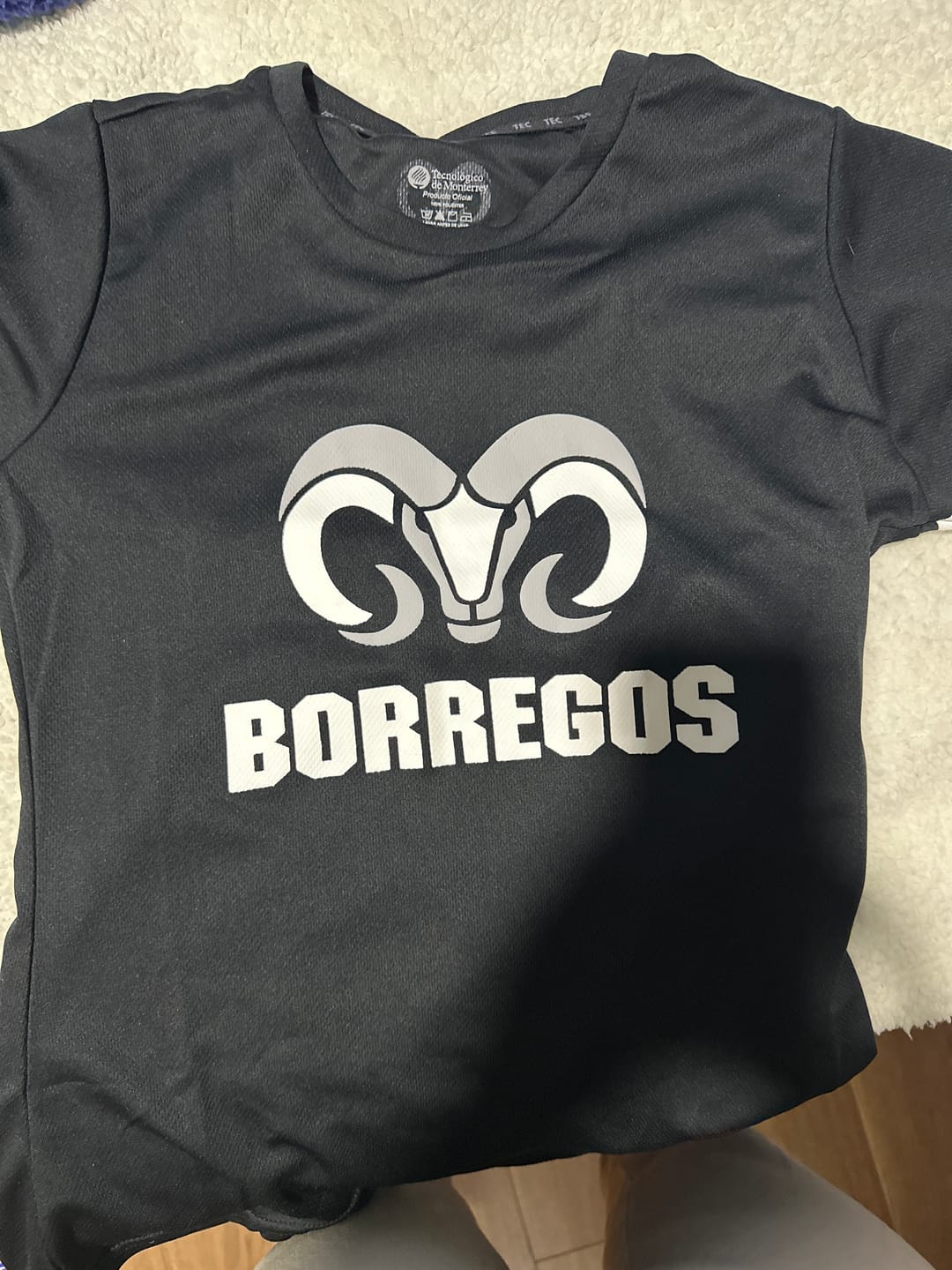 Customer photo review of Playera Deportiva Doble Linea BORREGOS CF negro