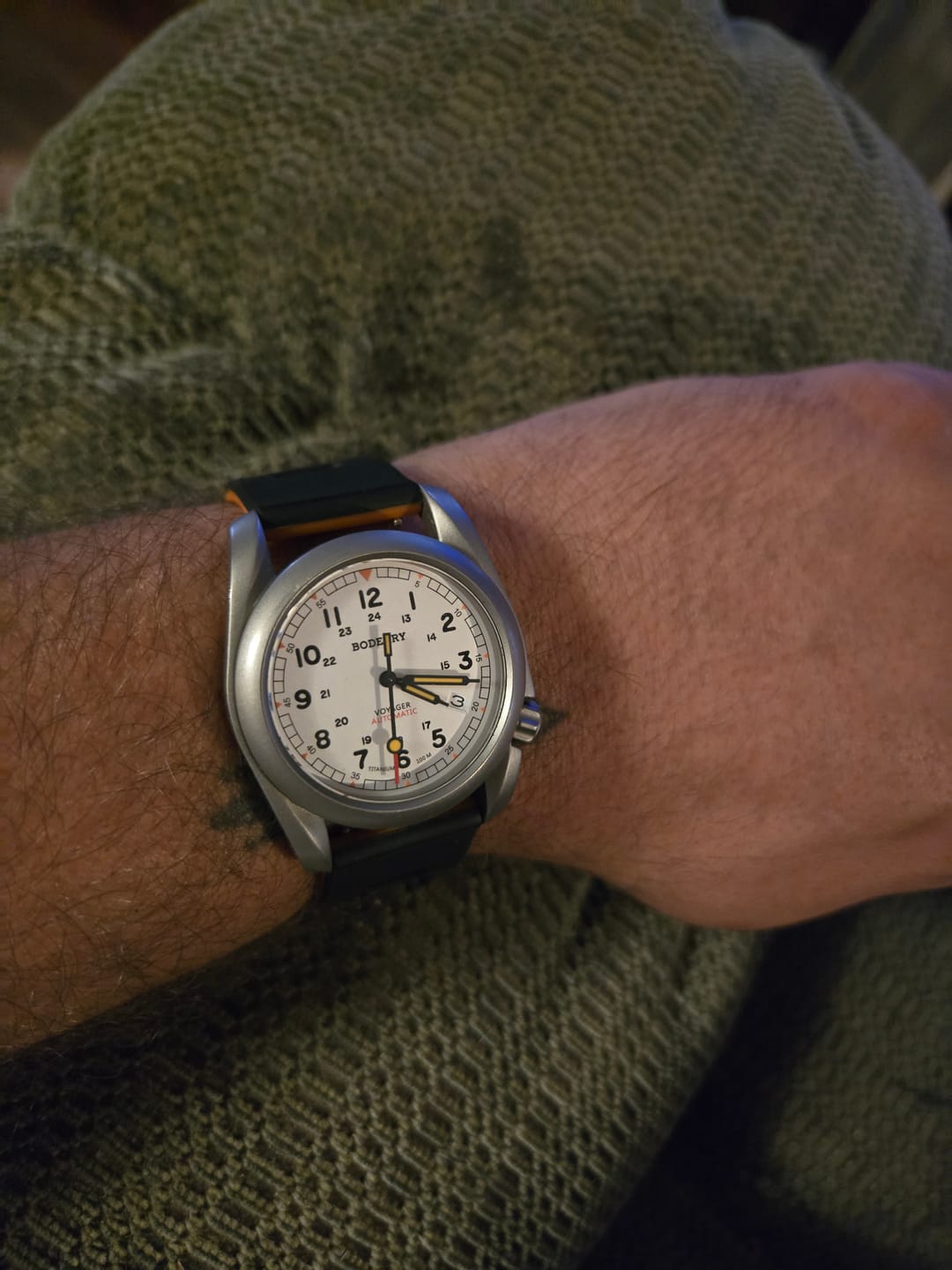 Customer photo review of VOYAGER - 100M Waterproof Titanium Automatic Field Watch | White