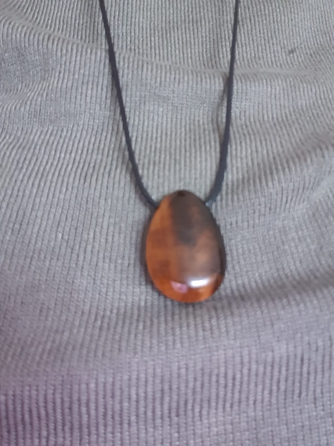 Customer photo review of Tigerauge Tropfen Anhänger