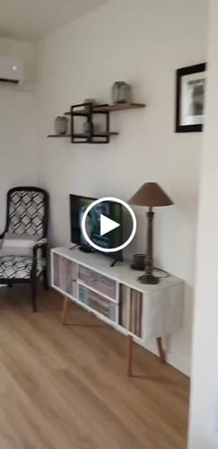 Customer video review of Le monde est facile quand tu vises l'Univers