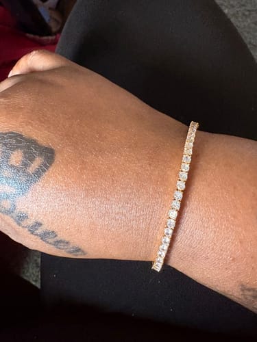 Customer photo review of Icy Tennis bracelet