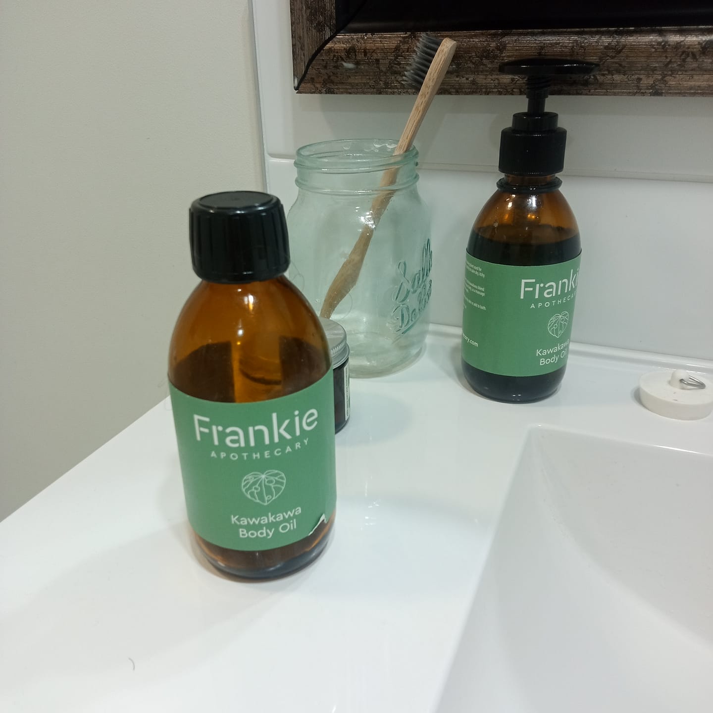 Customer photo review of Kawakawa Body Oil