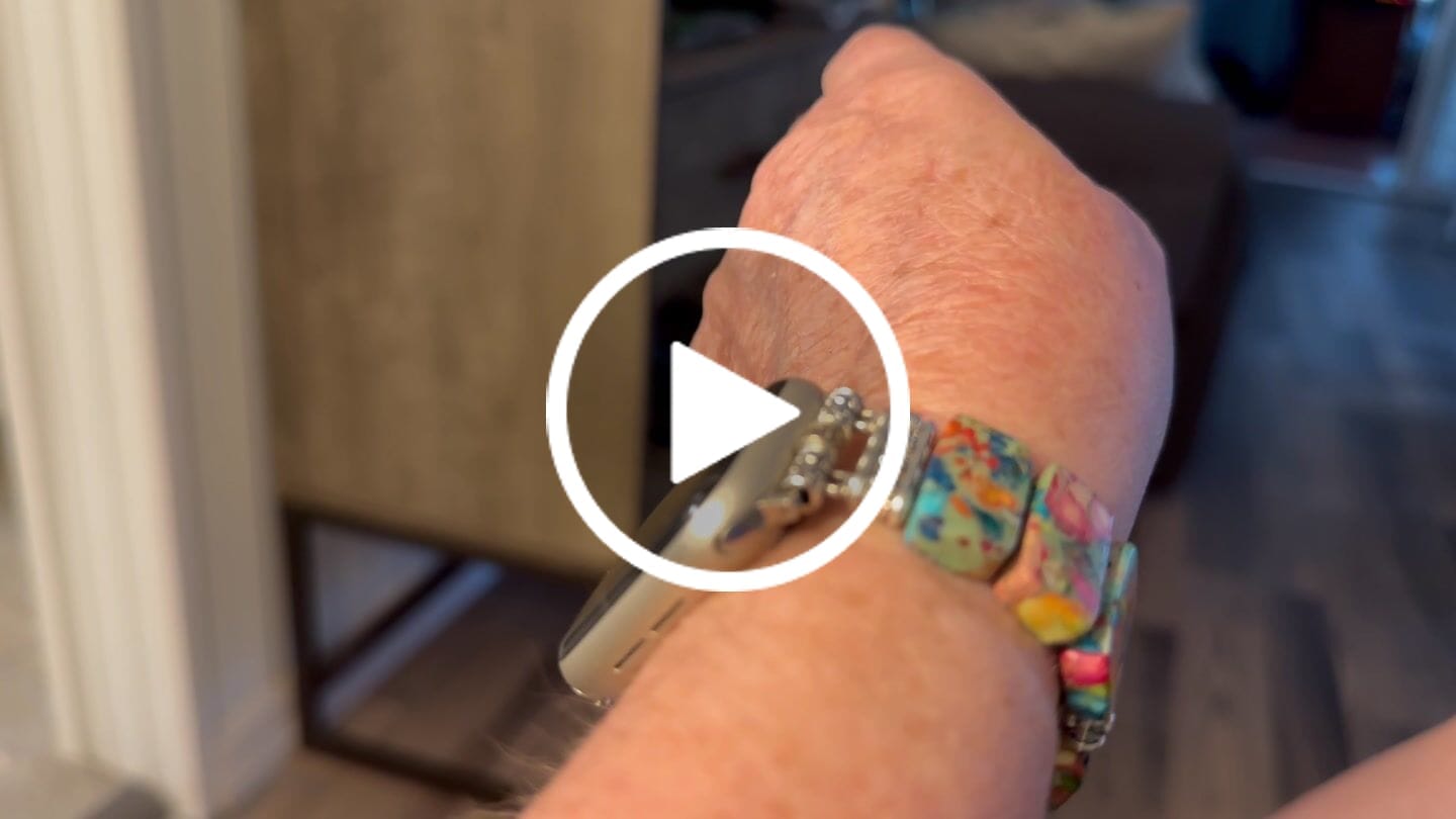 Customer video review of Chic Flower Stretch Apple Watch Strap