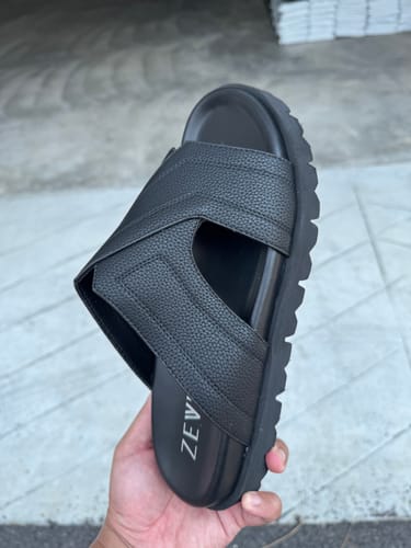 Customer photo review of Sven Sandal - Black (Eva Combat)