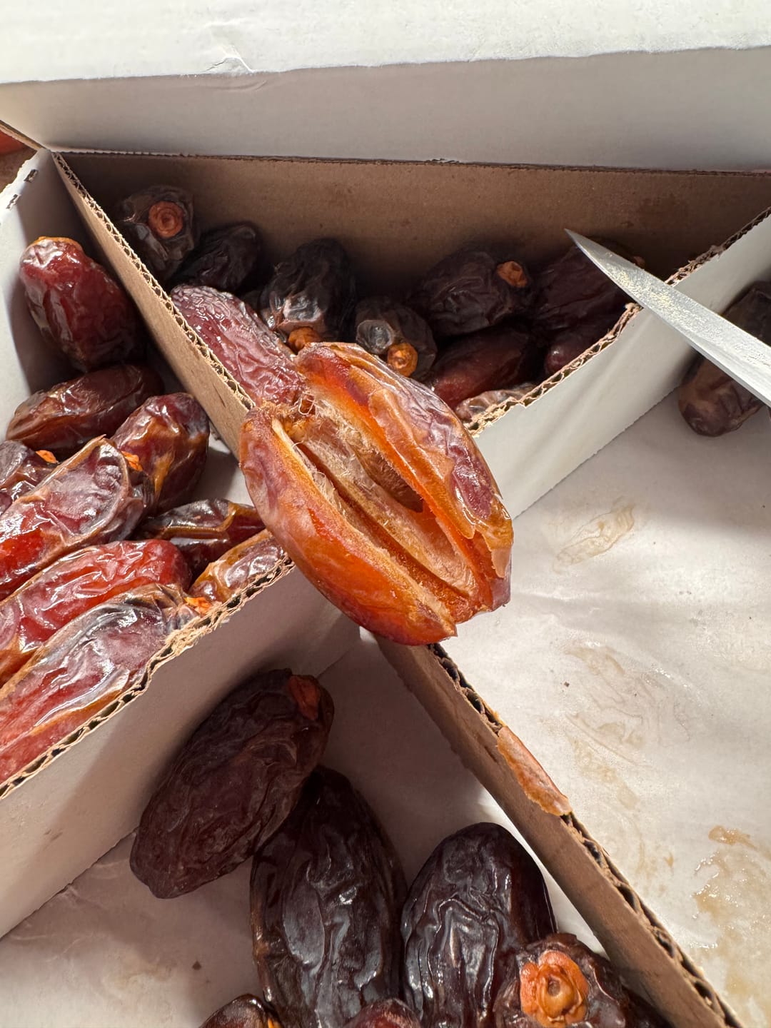 Customer photo review of Organic Large Medjool Dates Box