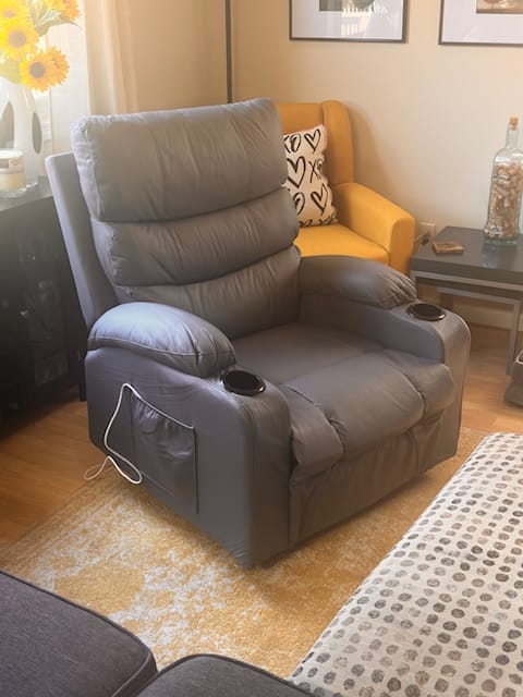 Customer photo review of Homrest Power Lift Recliner Chair with Massage & Heat, Cup Holders & USB Port, Blue