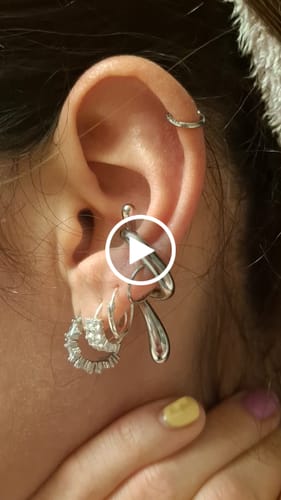 Customer video review of Earcuff "Sussurro Inaspettato"
