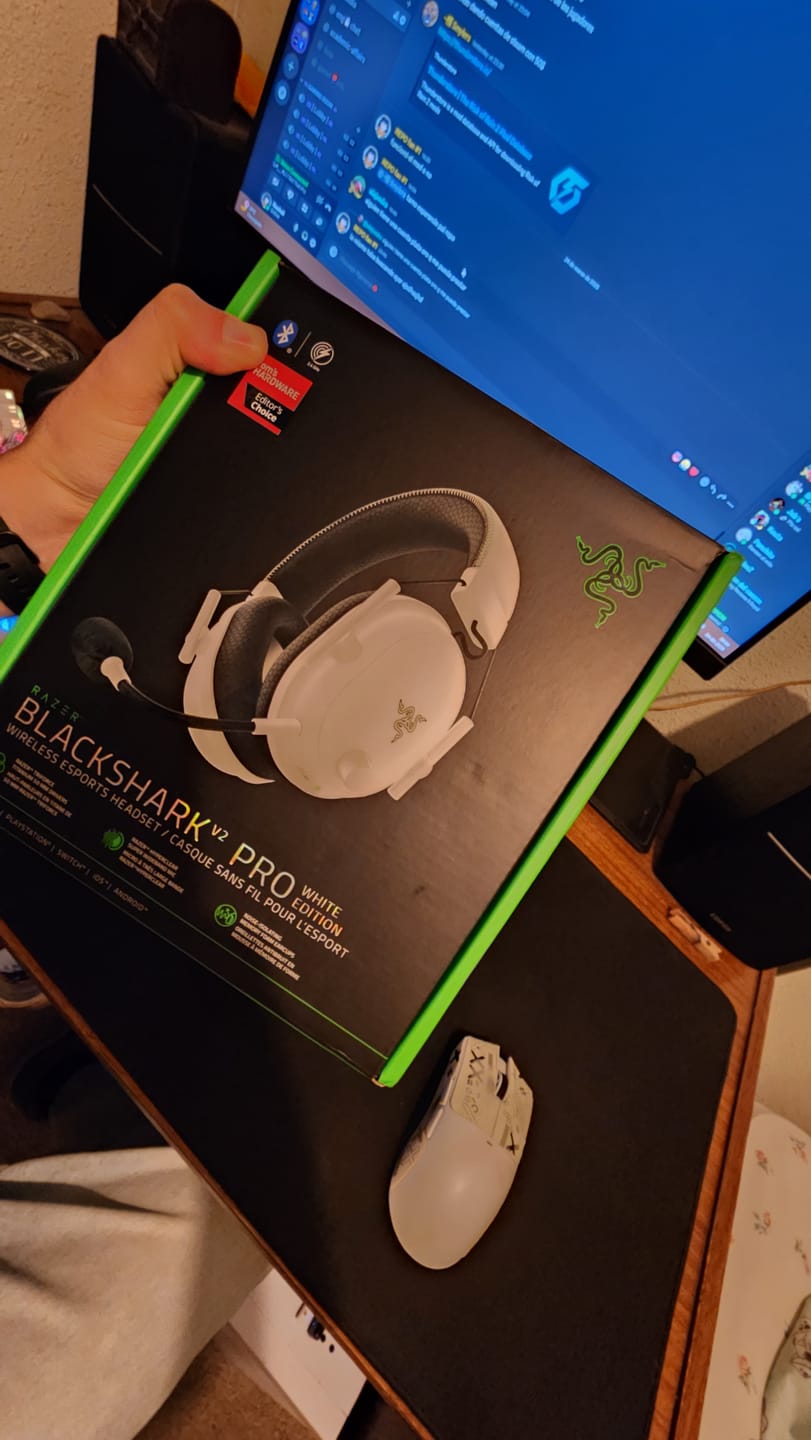 Customer photo review of Audifono Gamer Razer Blackshark V2 Pro Version 2023 White*