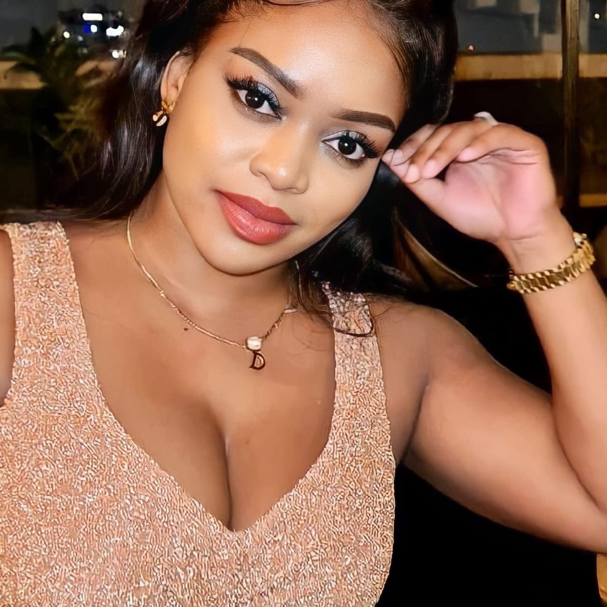 Customer photo review of Peruvian 5x5 Lace Wig - Straight