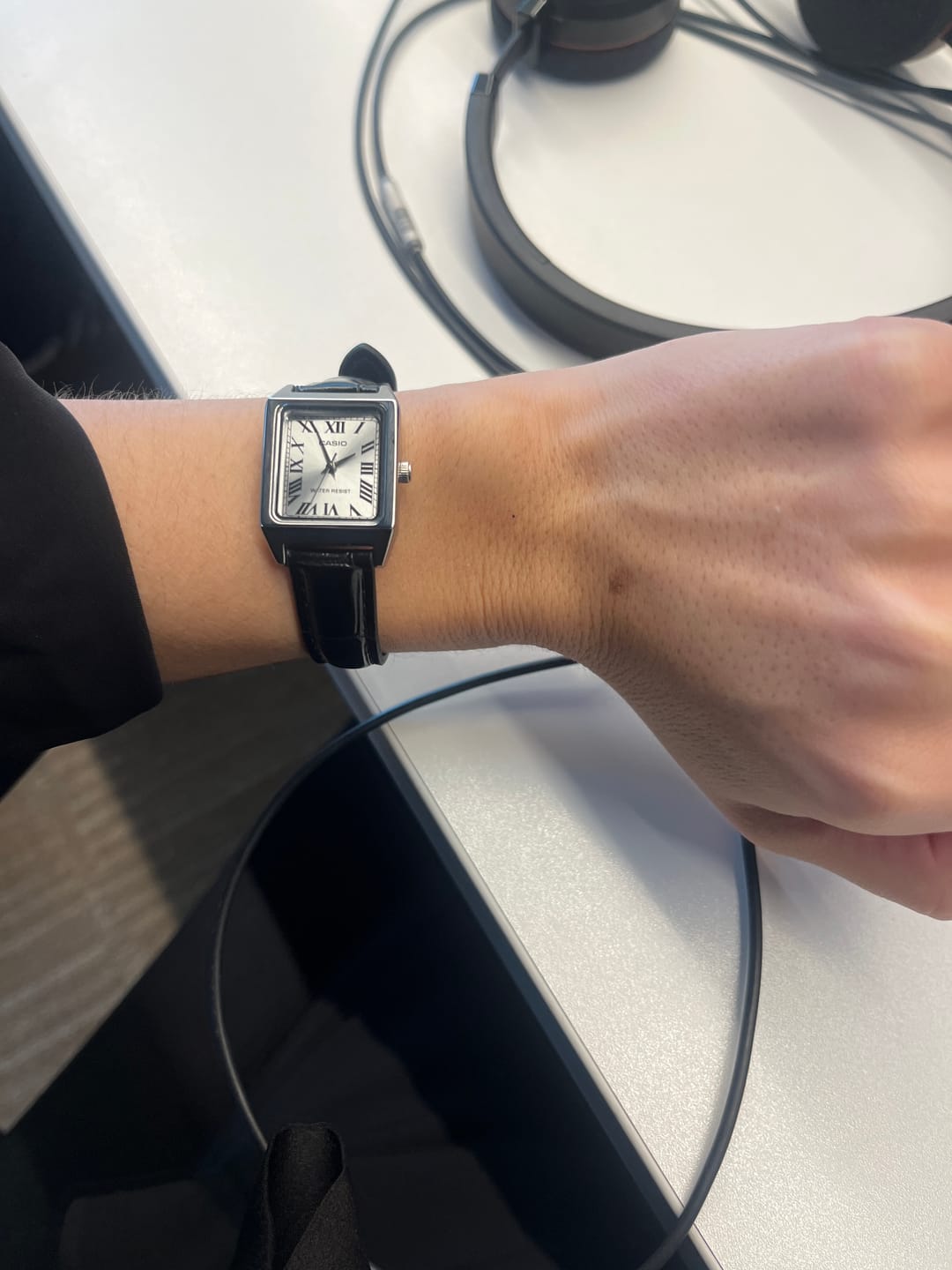 Customer photo review of Reloj Casio Tank Análogo LTP-V007L-7B1UDF Cuero Dial Plateado