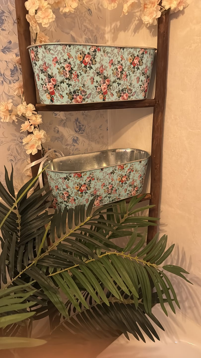 Customer photo review of 2.1m White Blossom Garland