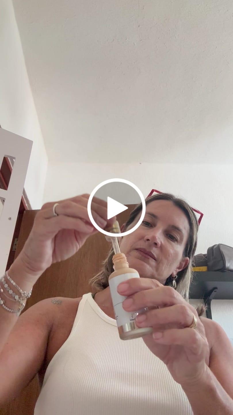 Customer video review of Serum Elegant Touch