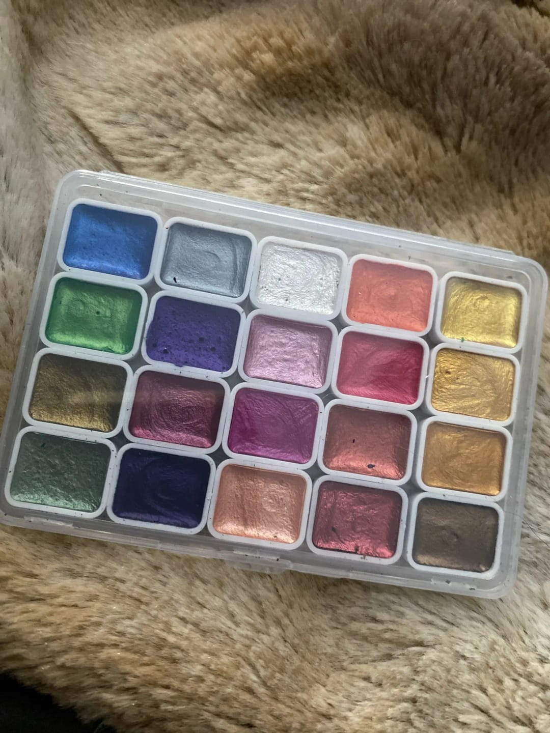 Customer photo review of 20-Color Metal Watercolor Set