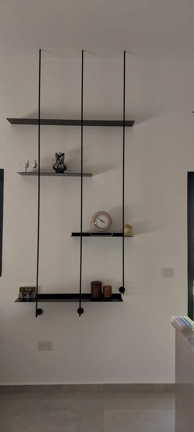 Customer photo review of ספריית מדפים בהזמנה אישית