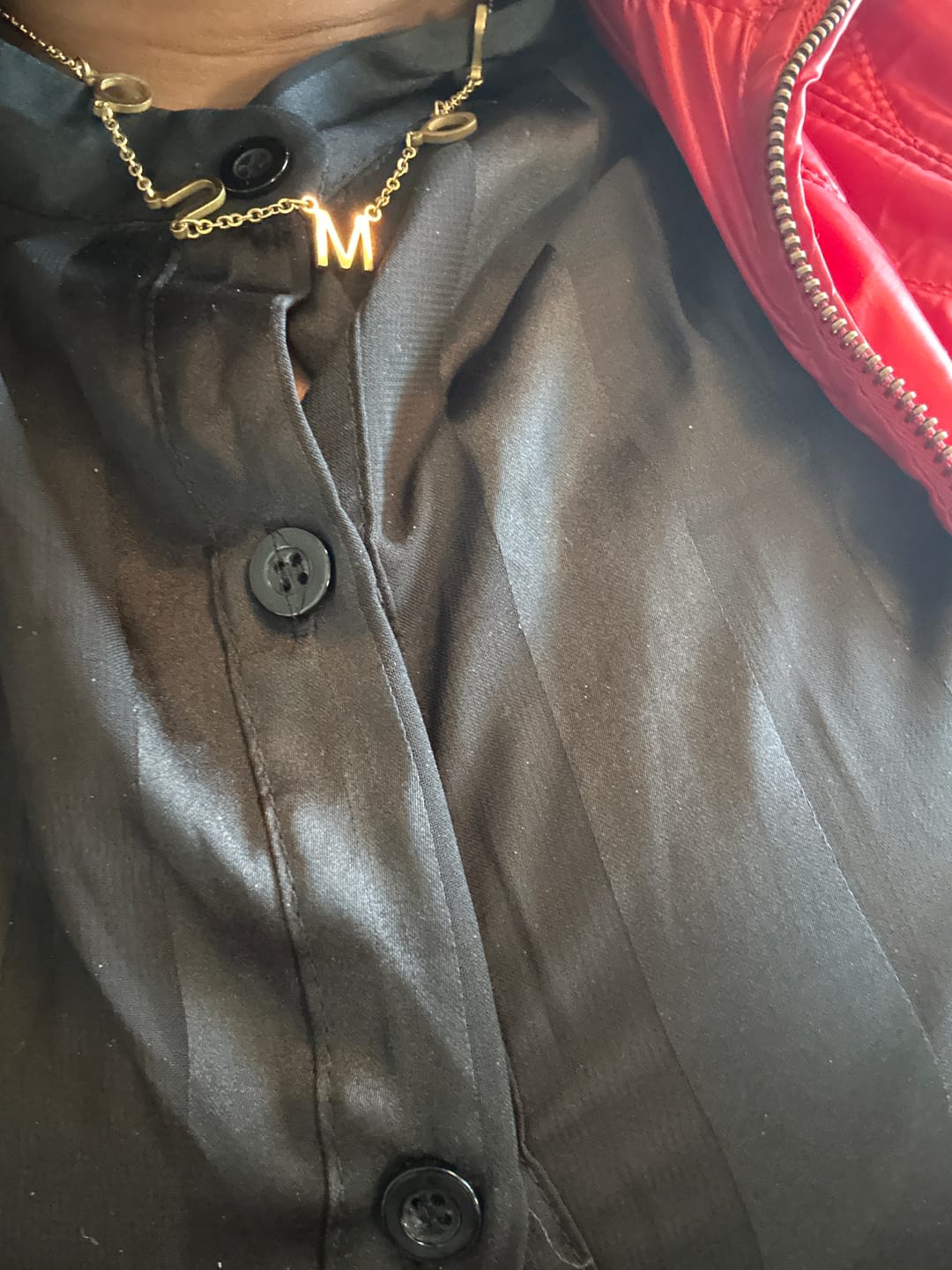Customer photo review of Collier Choker Initiales Lettres Suspendues