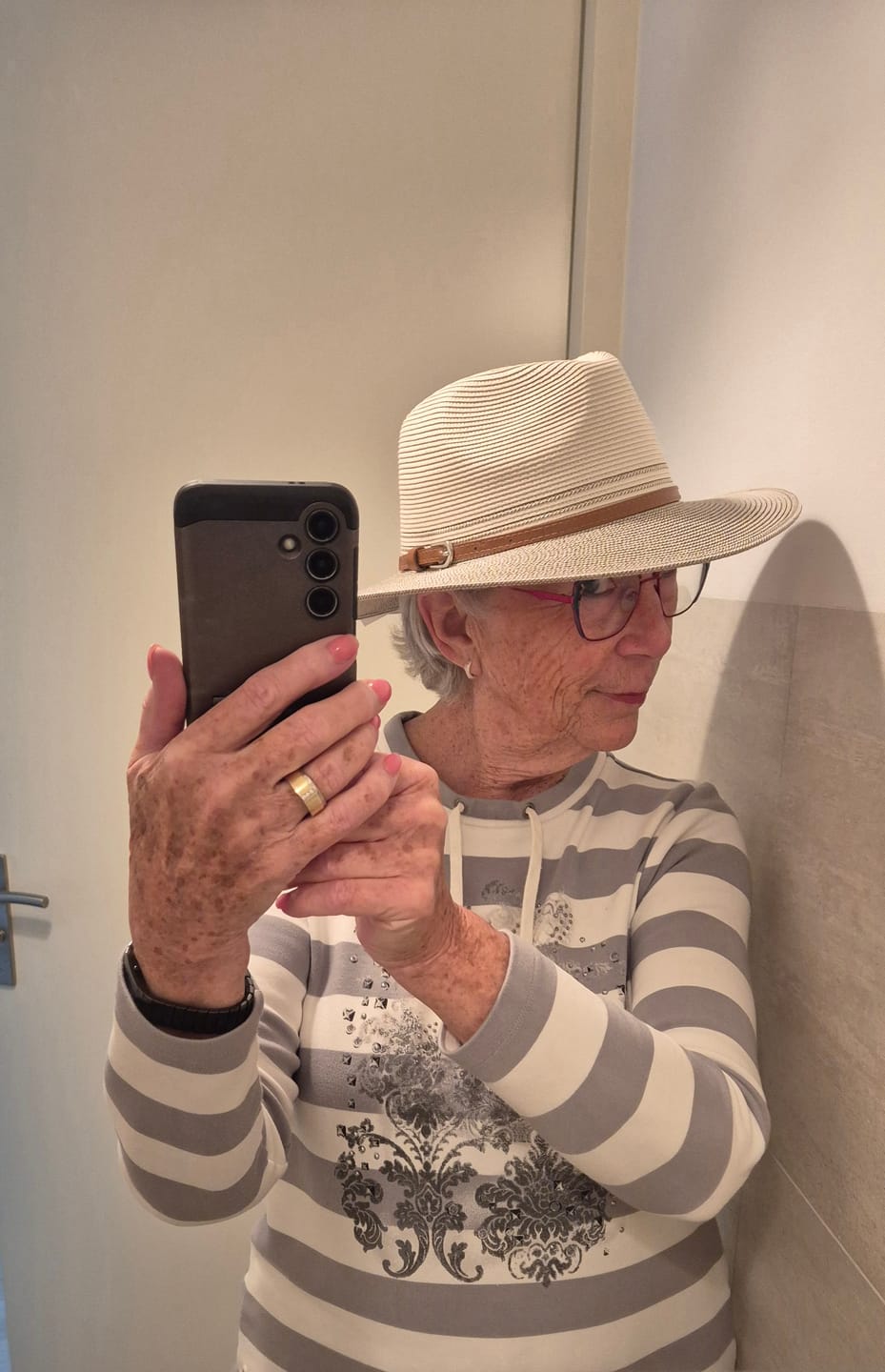 Customer photo review of Bella Fedora