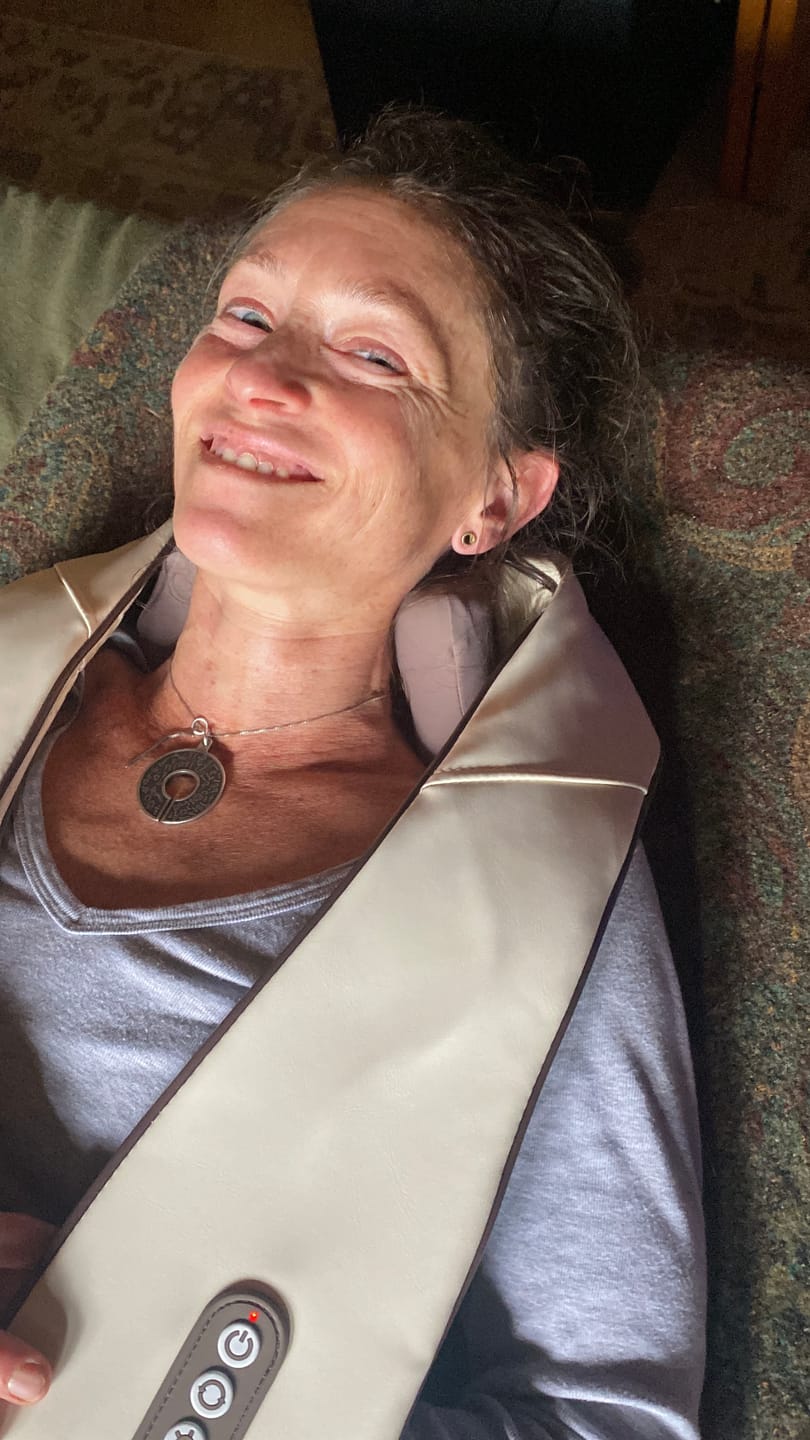 Customer photo review of HiZoo - Neck & Shoulder Massager