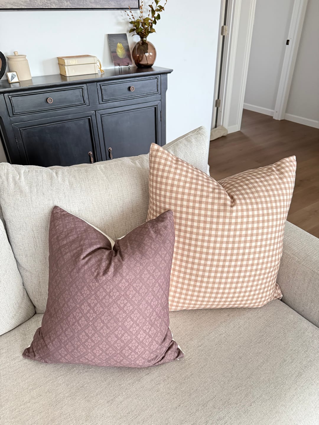 Customer photo review of Clove in Maroon - 18" | 22"